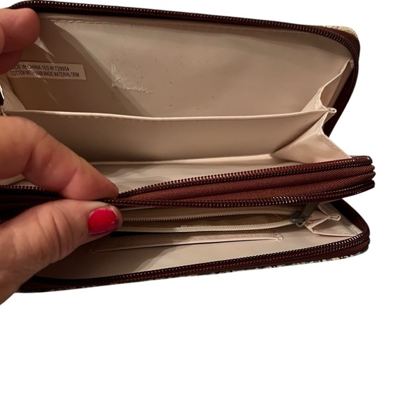 Union Bay Cat Floral Design Wallet Wristlet NWOT - Picture 7 of 8